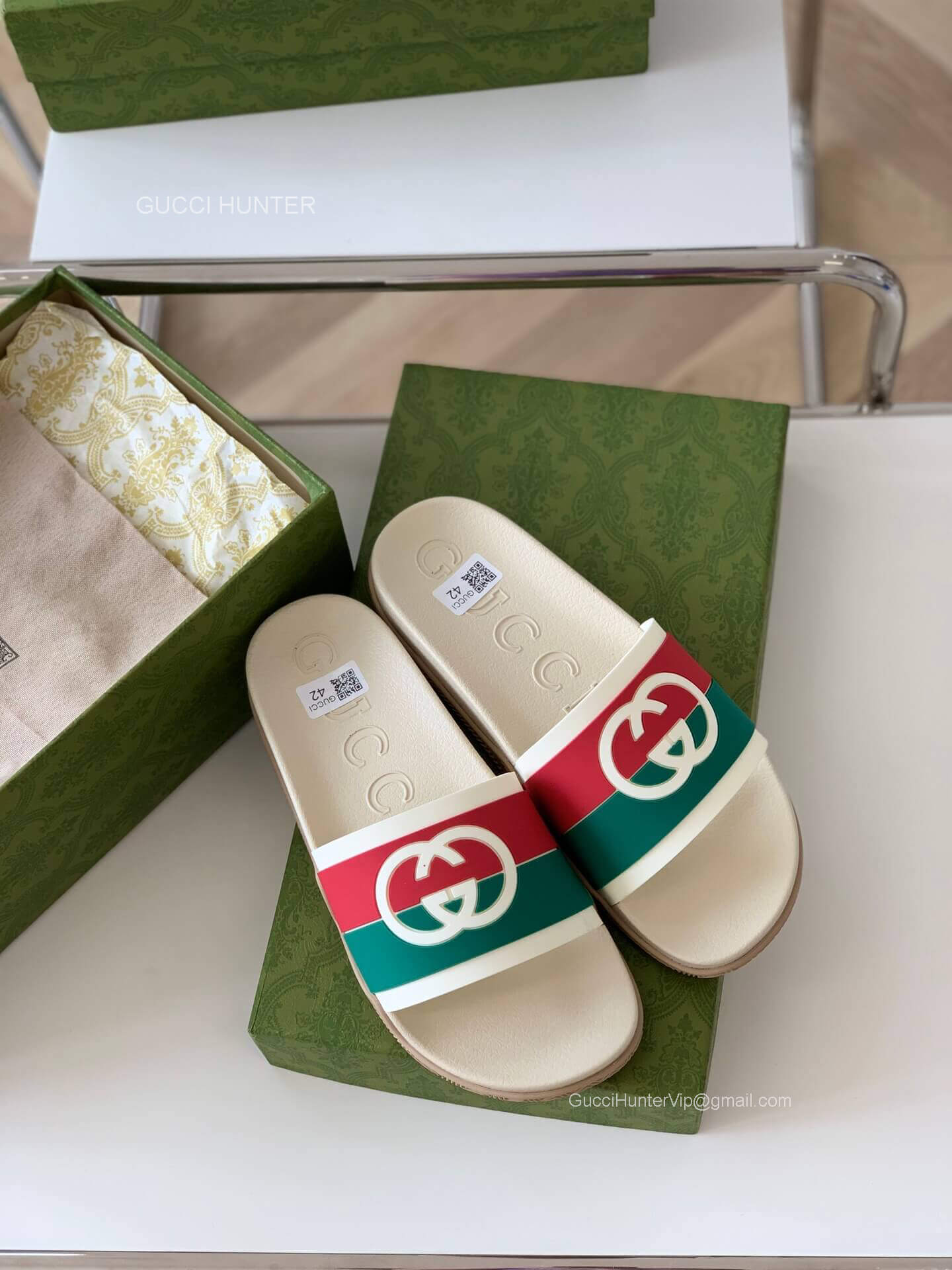 Gucci Interlocking G Slide Sandal in Red and Green Unisex 2281110
