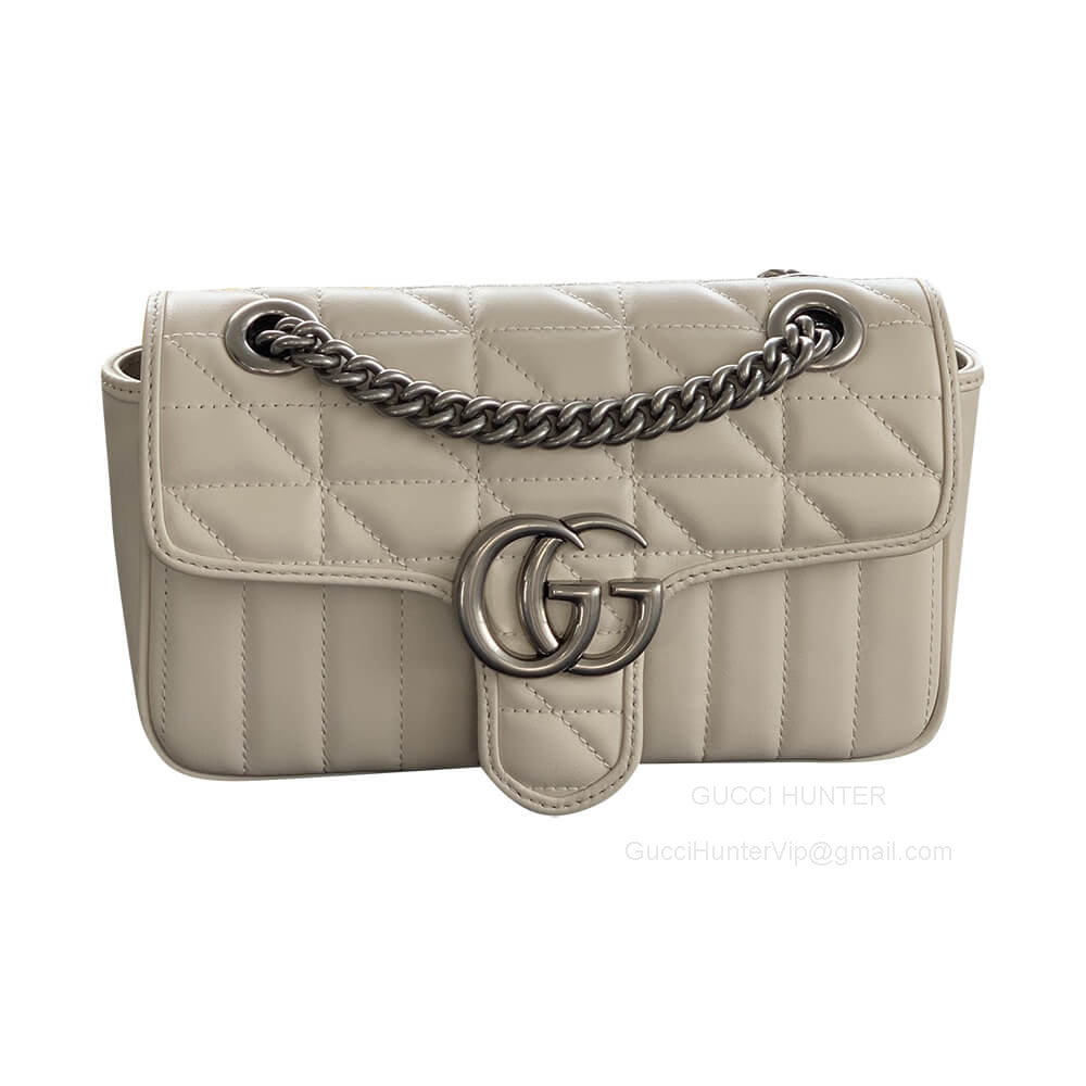 Gucci Shoulder Bag Gucci GG Marmont Matelasse Mini Chain Shoulder Bag in White 446744